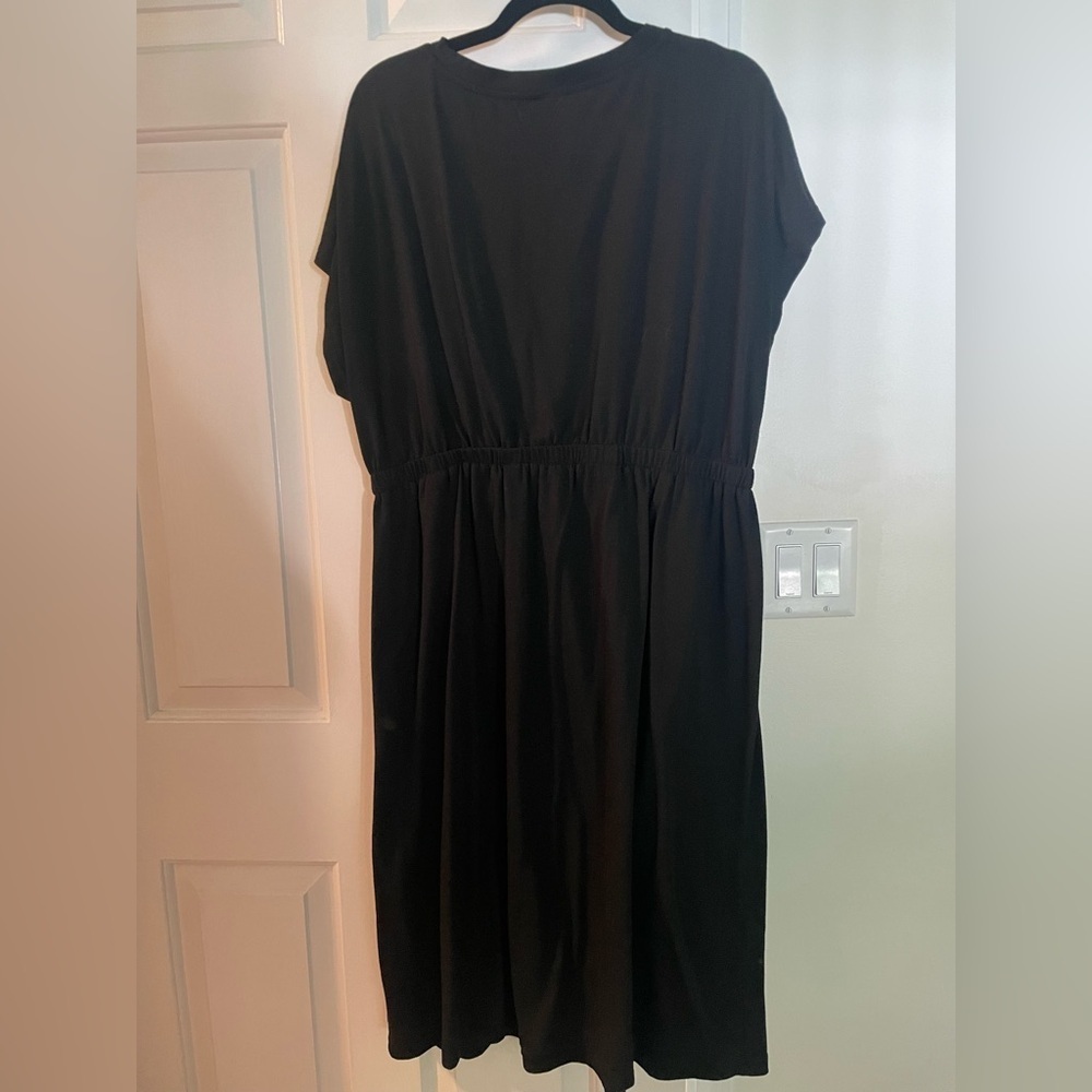 Black tee-shirt dress with cinched waist